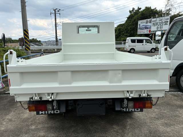 Hino Dutro 10