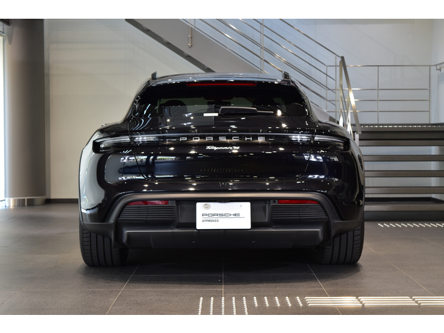 Porsche Taycan Cross Turismo 4