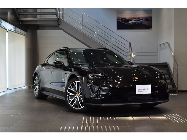Porsche Taycan Cross Turismo 7
