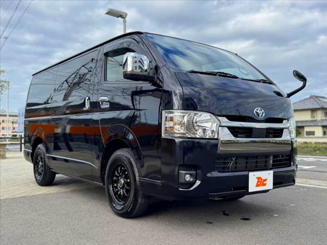 Toyota Hiace Van 8