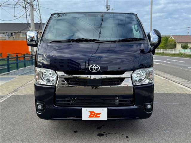Toyota Hiace Van 9