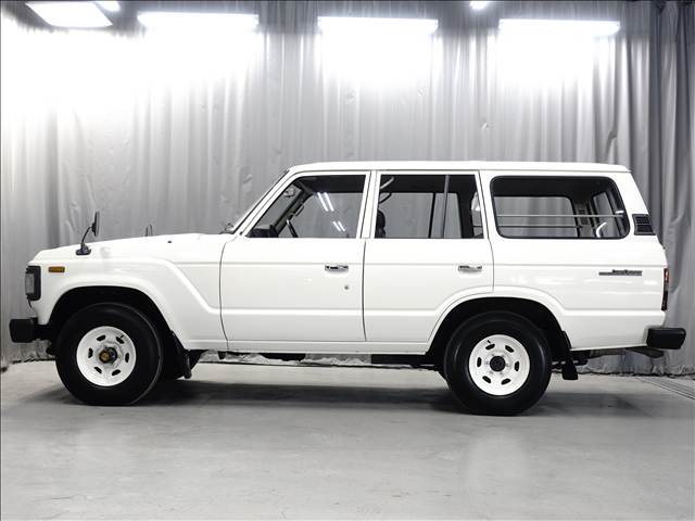 Toyota Land Cruiser 60 9