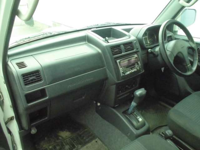 Mitsubishi Pajero Mini 11