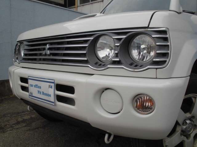 Mitsubishi Pajero Mini 4