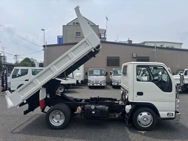 Isuzu Elf 12