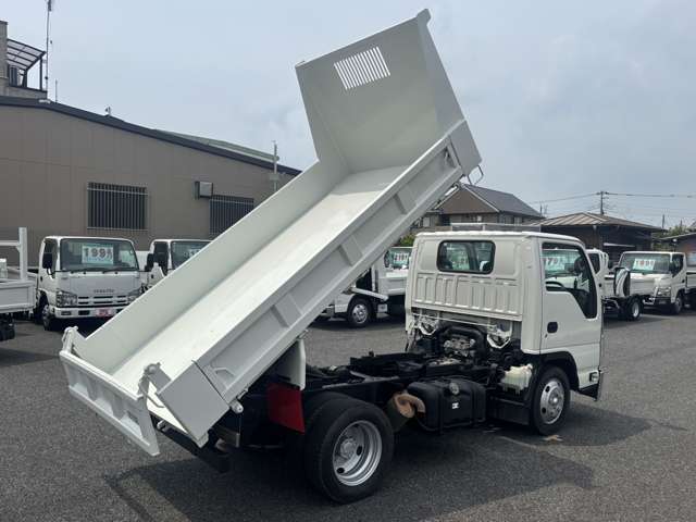 Isuzu Elf 9