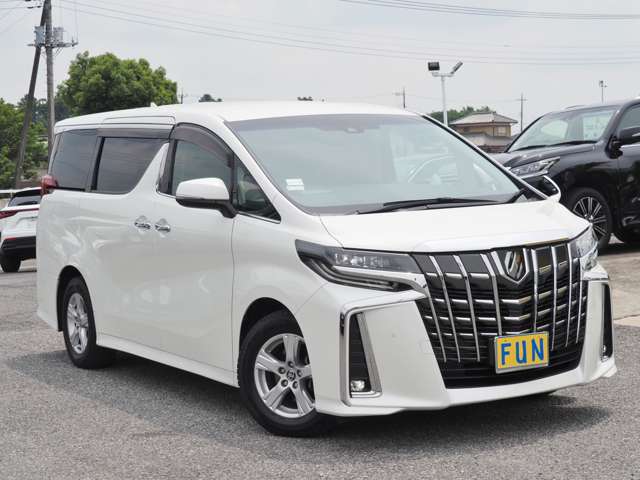 Toyota Alphard 3