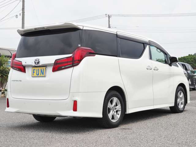 Toyota Alphard 5