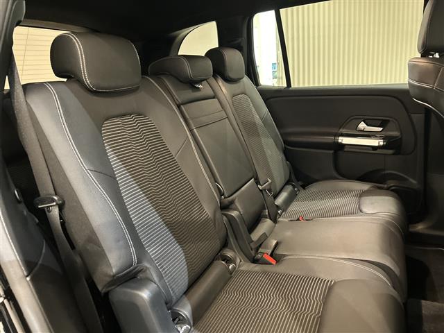 Mercedes-Benz GLB 5