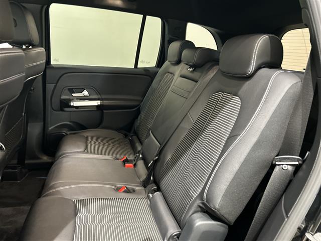Mercedes-Benz GLB 6
