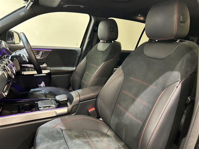 Mercedes-Benz GLB 8