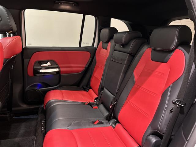 Mercedes-Benz GLB 6