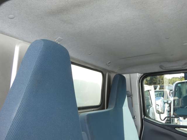 Mitsubishi Fuso Canter 12
