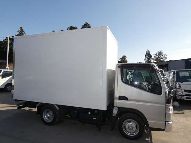 Mitsubishi Fuso Canter 4