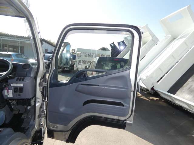 Mitsubishi Fuso Canter 9