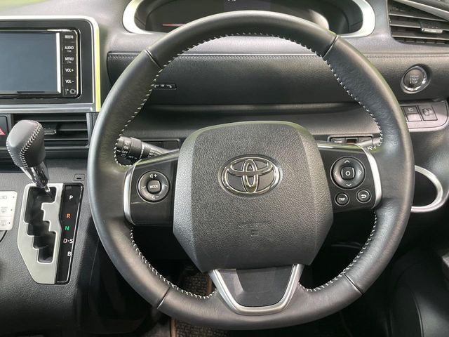Toyota Sienta 12
