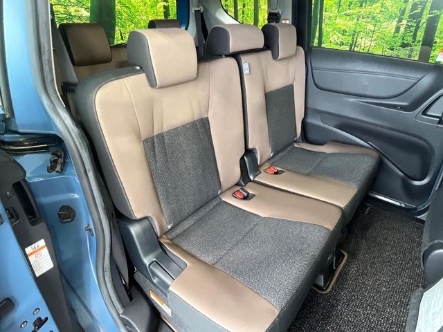 Toyota Sienta 9