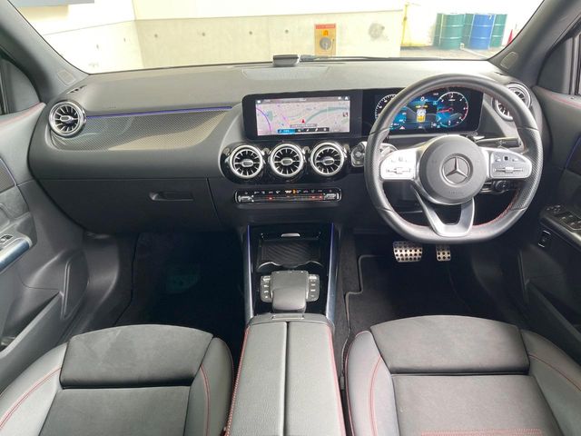 Mercedes-Benz GLA-Class 2