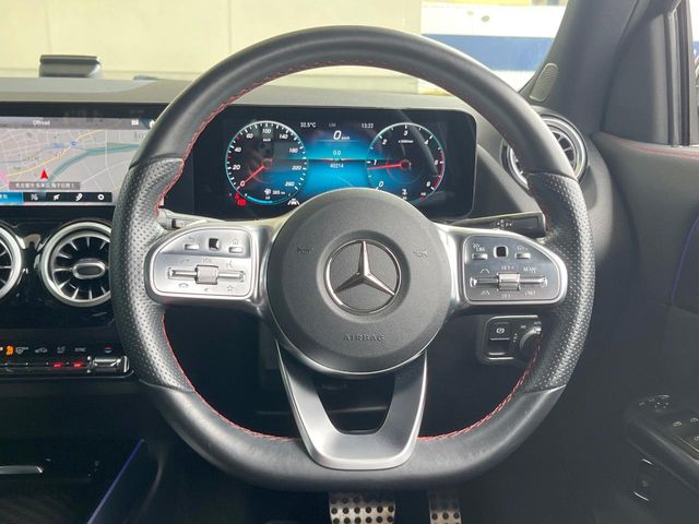 Mercedes-Benz GLA-Class 9
