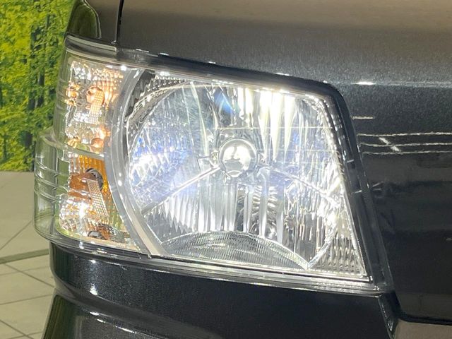 Daihatsu Hijet Cargo 12