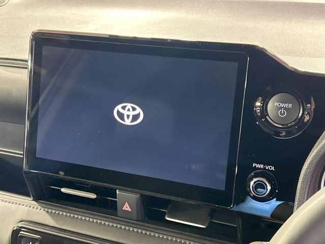 Toyota Voxy 3