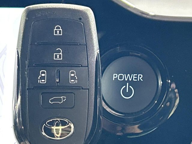 Toyota Voxy 6