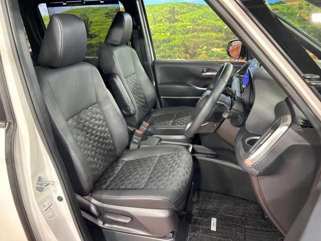 Toyota Voxy 8