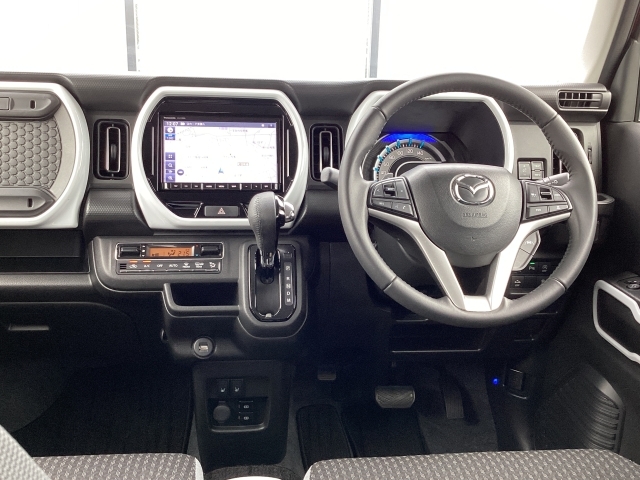 Mazda Flair Crossover 3