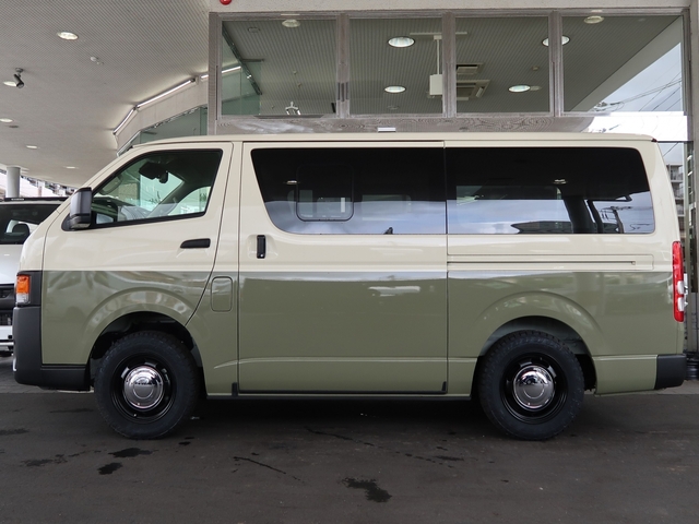 Toyota Hiace Van 2
