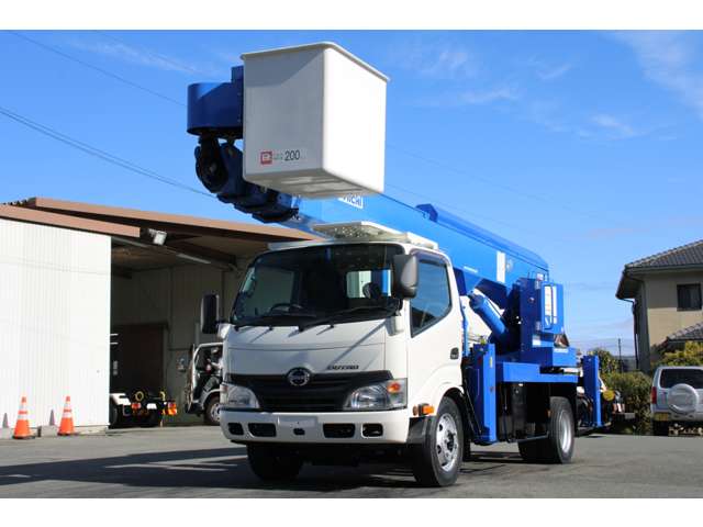 Hino Dutro 11