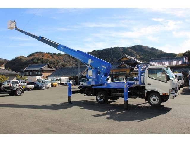 Hino Dutro 5