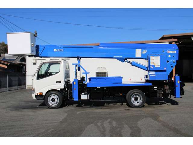Hino Dutro 6