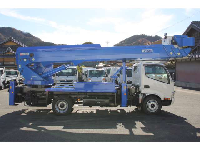 Hino Dutro 7