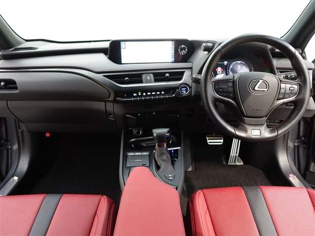 Lexus UX 9