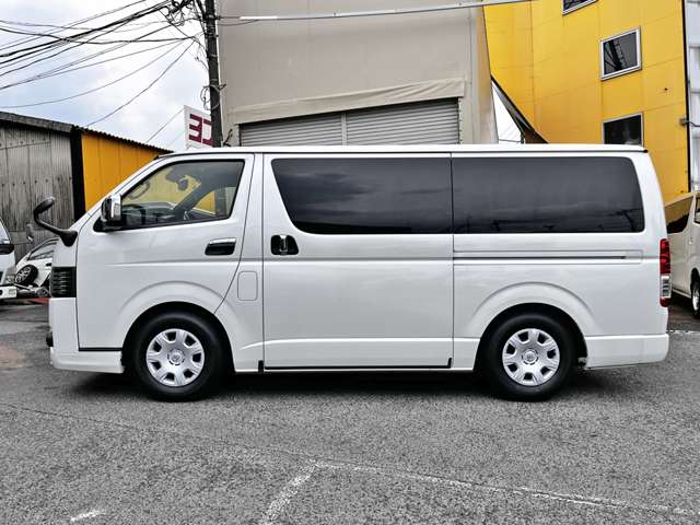 Toyota Hiace Van 6