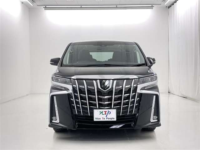 Toyota Alphard 4