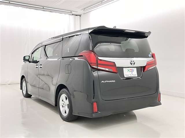 Toyota Alphard 6