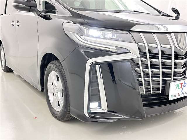 Toyota Alphard 8