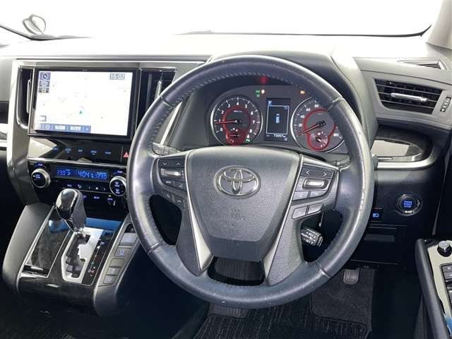 Toyota Alphard 9