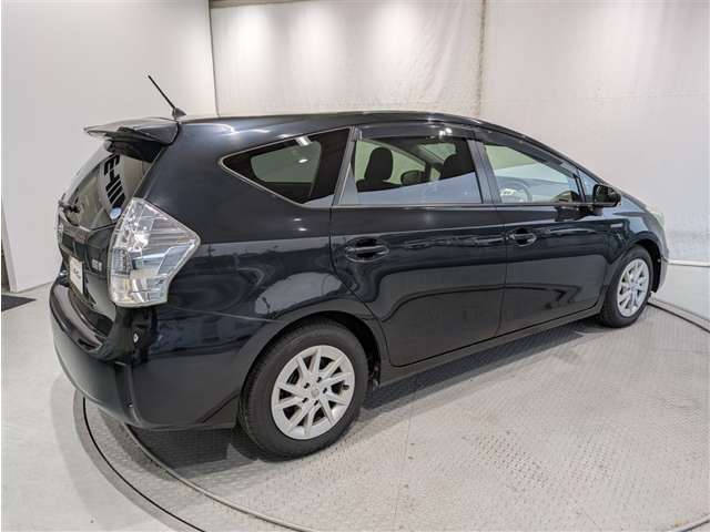 Toyota Prius α 2
