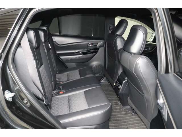 Toyota Harrier 11