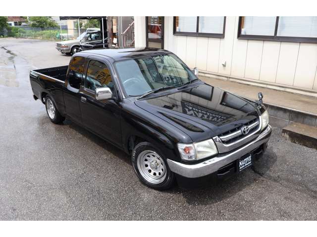 Toyota Hilux 2