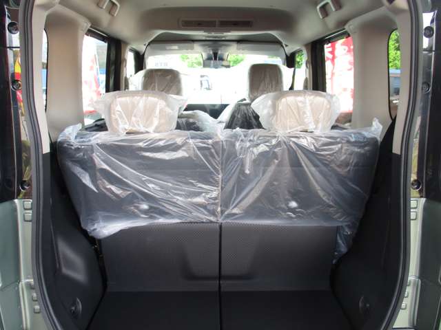 Mitsubishi Delica Mini 12