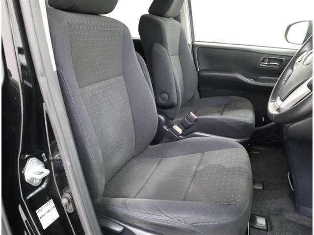 Toyota Voxy 5