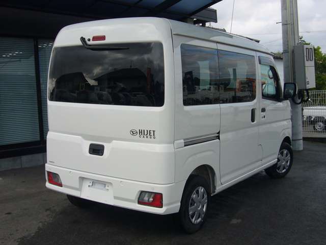 Daihatsu Hijet Cargo 7