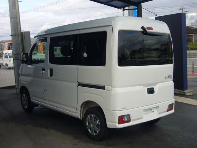Daihatsu Hijet Cargo 8