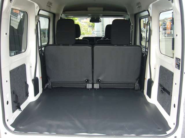 Daihatsu Hijet Cargo 9