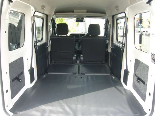 Daihatsu Hijet Cargo 10
