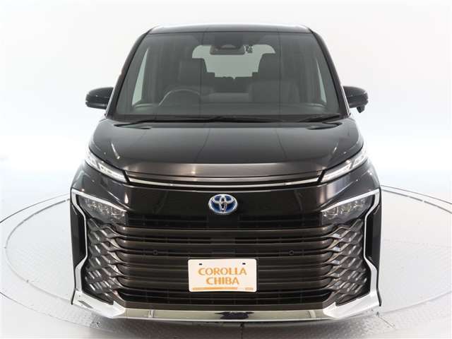Toyota Voxy 2