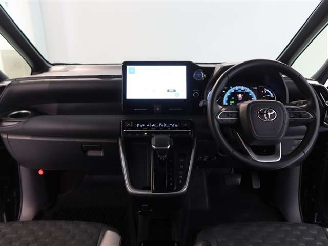 Toyota Voxy 8